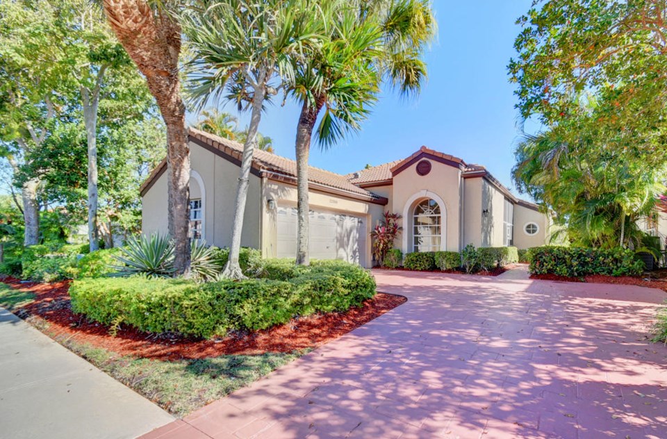22558 Esplanada Dr